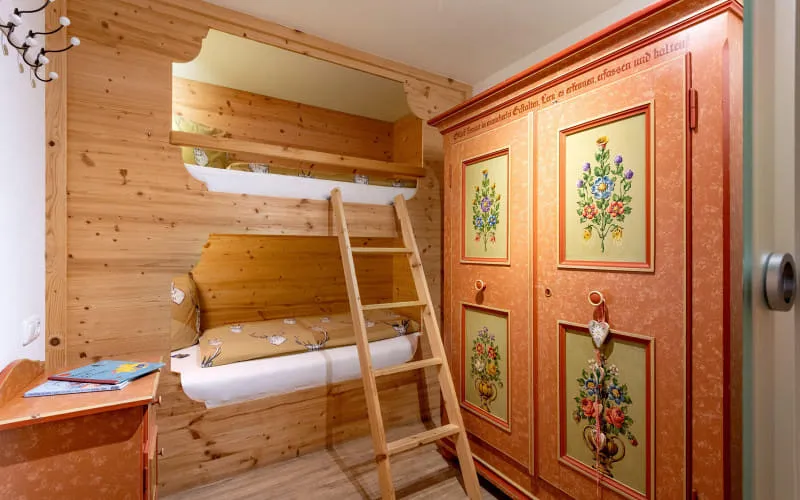 narzenhof_baernstetten_31_st_johann_12_2024_appartement_family_wohnraum_stockbettzimmer.jpg